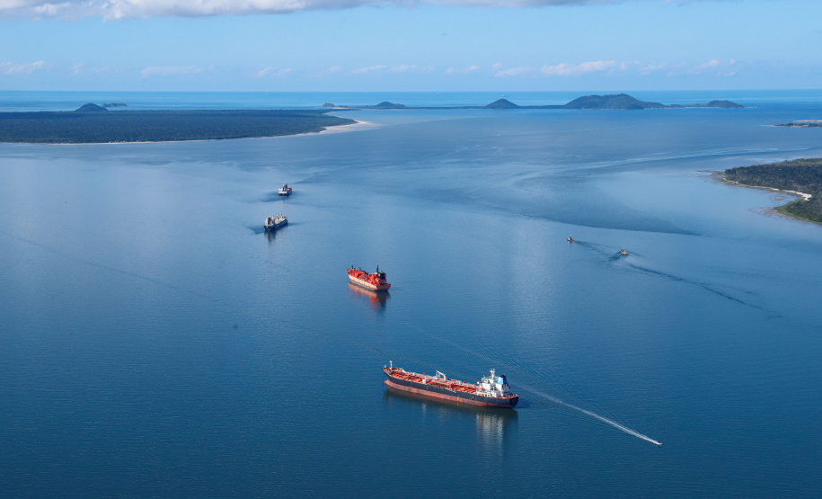 Porto de Paranaguá tem dez berços operando com calado maior e atrai navios cada vez maiores