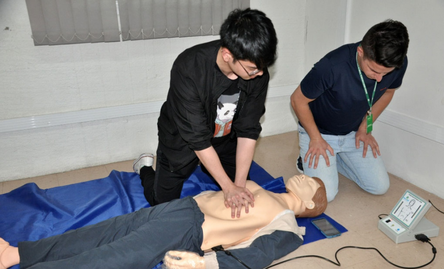 Capacitação em primeiros socorros prepara servidores para situações de emergência e urgência