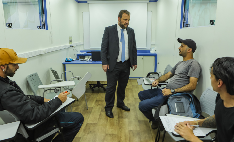 Qualifica Paraná vai capacitar 420 alunos em 25 cursos de áreas da indústria