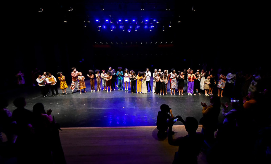 Evento da consciência negra faz história no Teatro Guaíra