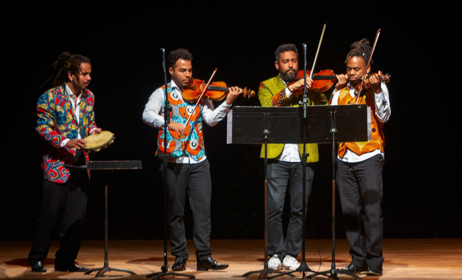 Evento da consciência negra faz história no Teatro Guaíra