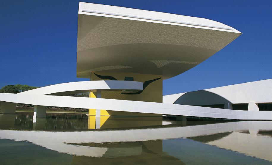 Museu Oscar Niemeyer realiza “Uma Noite no MON”