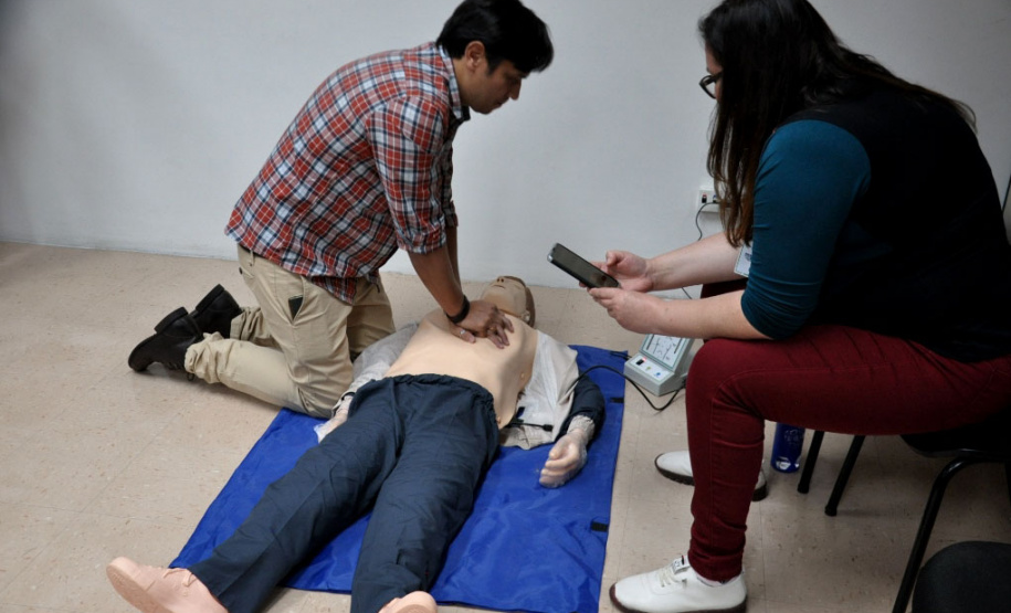 Capacitação em primeiros socorros prepara servidores para situações de emergência e urgência