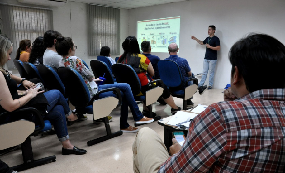 Capacitação em primeiros socorros prepara servidores para situações de emergência e urgência