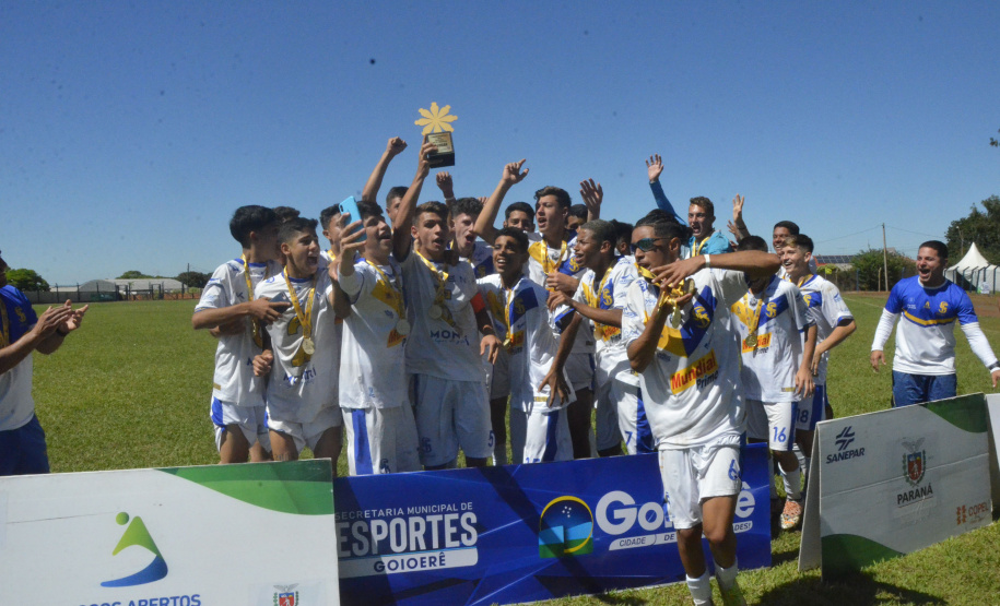 Curitiba, São José dos Pinhais, Foz do Iguaçu e Cafelândia são os campeões do Paraná Bom de Bola