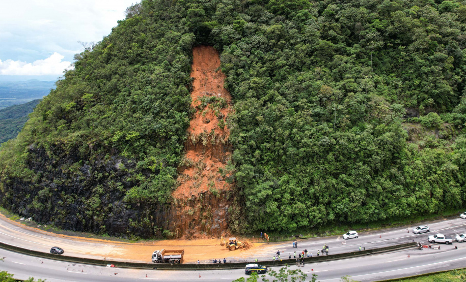 BR-277 será liberada parcialmente na tarde desta quarta-feira