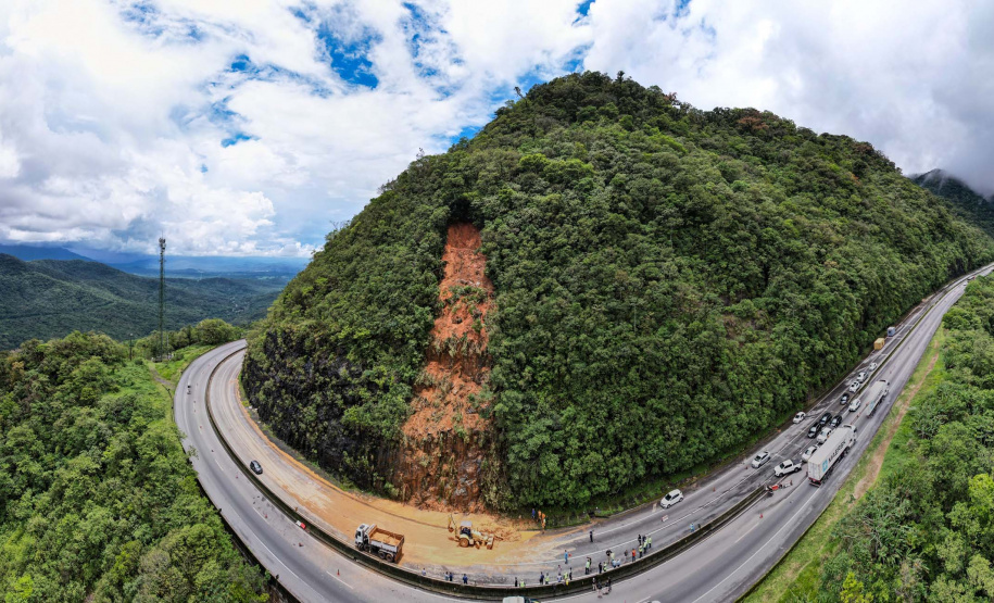 BR-277 será liberada parcialmente na tarde desta quarta-feira