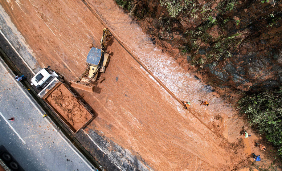 BR-277 será liberada parcialmente na tarde desta quarta-feira