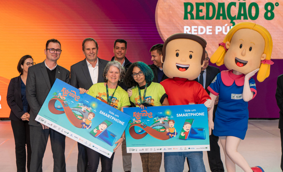 Alunos e professores são premiados no Concurso Agrinho por redações e projetos de robótica e programação