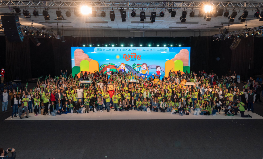 Alunos e professores são premiados no Concurso Agrinho por redações e projetos de robótica e programação