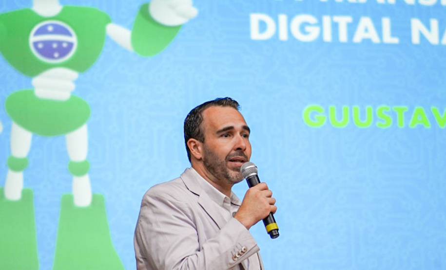 Professores fundamentais na expansão da robótica participam de oficinas em evento de formação