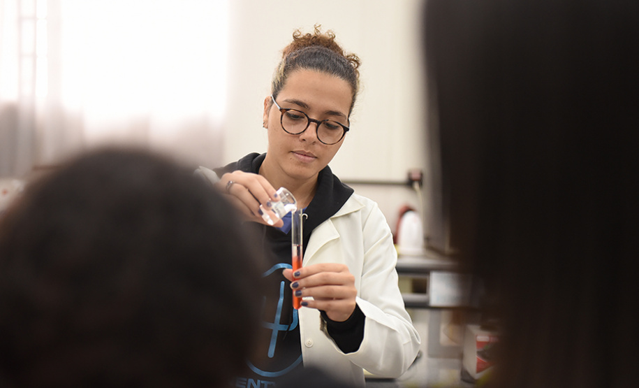 I Feira de profissões da UENP reúne mais de 3 mil estudantes