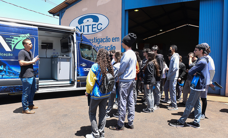 I Feira de profissões da UENP reúne mais de 3 mil estudantes