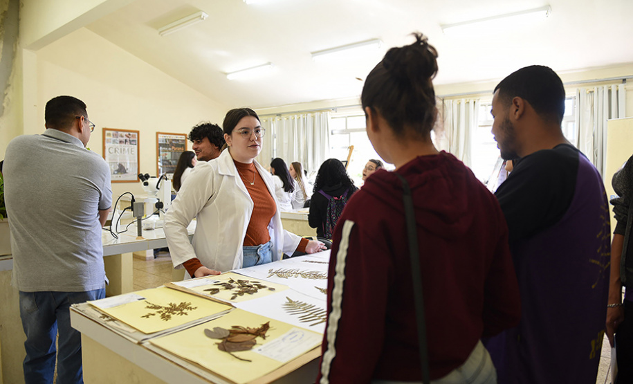 I Feira de profissões da UENP reúne mais de 3 mil estudantes