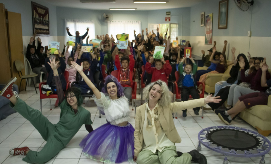 Mostra Especial do 50° Fenata leva peças a 60 instituições de Ponta Grossa