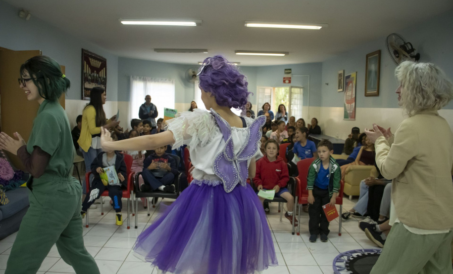 Mostra Especial do 50° Fenata leva peças a 60 instituições de Ponta Grossa