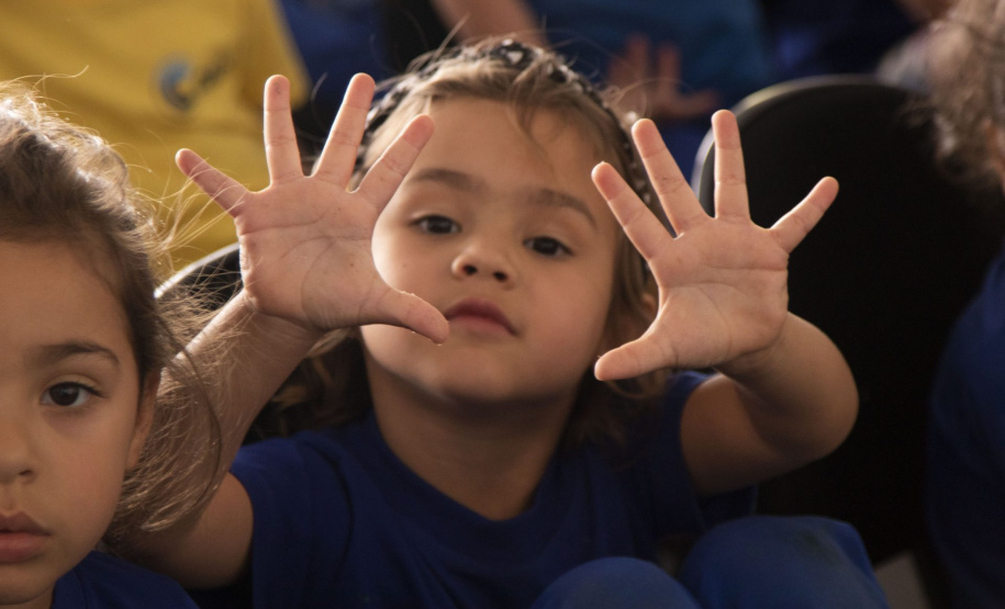 Mostra Especial do 50° Fenata leva peças a 60 instituições de Ponta Grossa