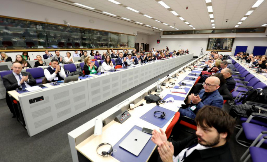 Paraná apresenta resultados de cooperação com a Silésia em evento da União Europeia na Bélgica