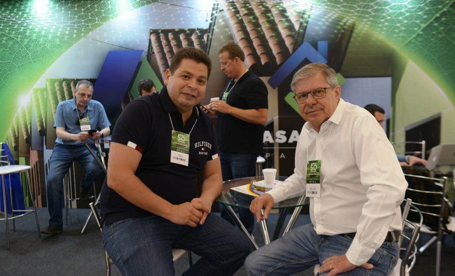 O Casa Fácil Paraná, que é o maior programa habitacional do Brasil em vigência, deverá ser ampliado ao longo dos próximos quatro anos. A intenção foi revelada pelo governador Carlos Massa Ratinho Junior durante o evento “Governo 5.0”, que reuniu centenas de prefeitos de todas as regiões do estado em Foz do Iguaçu nestas quarta, quinta e sexta-feira (16, 17 e 18)