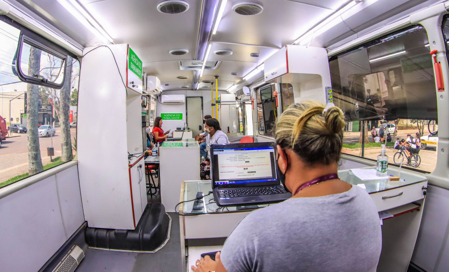 Agência do Trabalhador Itinerante leva 380 vagas de emprego para Foz do Iguaçu