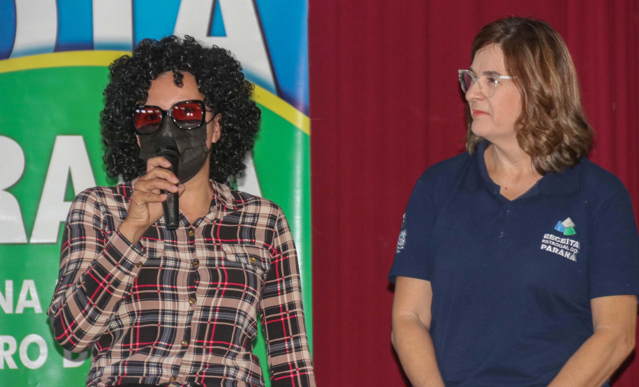 Empresária de Sarandi recebe o prêmio de R$ 1 milhão do programa Nota Paraná