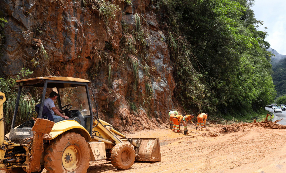 BR-277 será liberada parcialmente na tarde desta quarta-feira