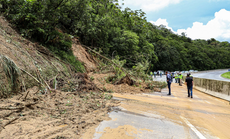 BR-277 será liberada parcialmente na tarde desta quarta-feira