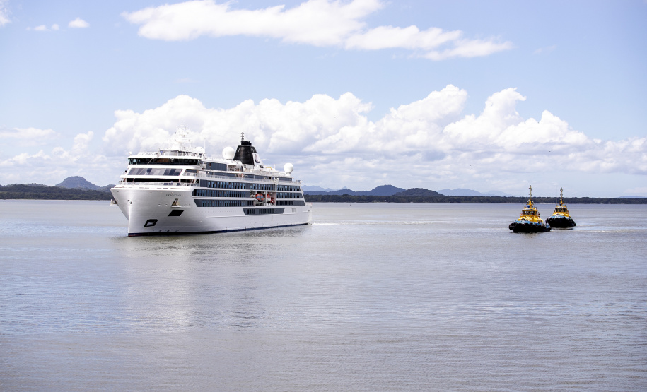 Após três anos, Porto de Paranaguá volta a receber navio com turistas