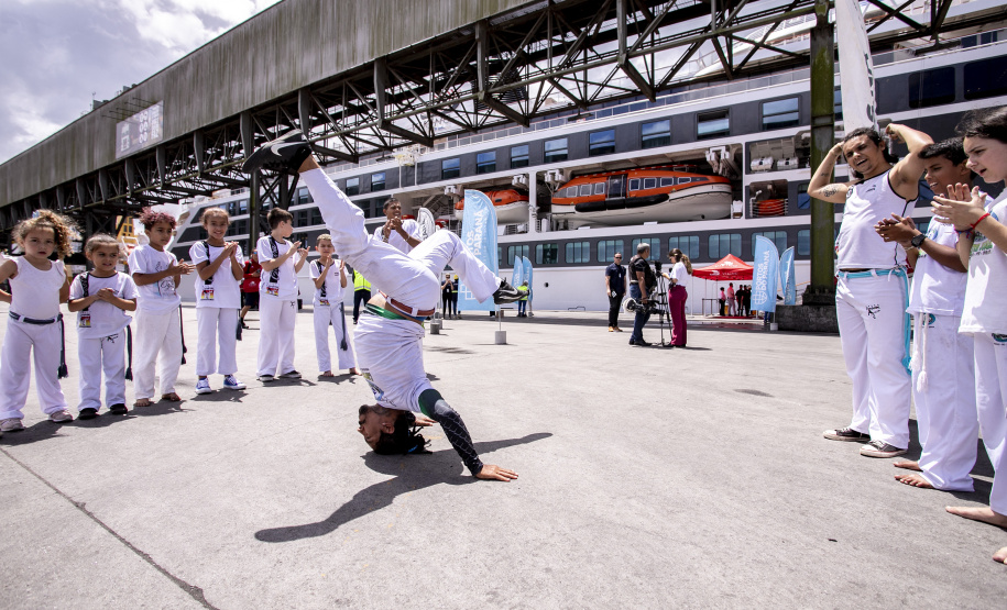 Após três anos, Porto de Paranaguá volta a receber navio com turistas