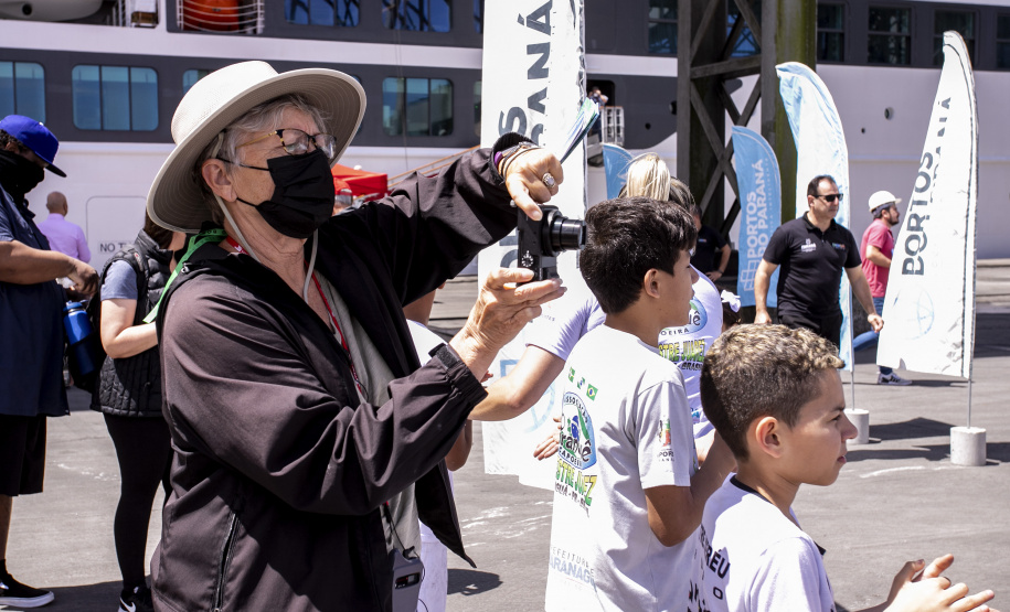 Após três anos, Porto de Paranaguá volta a receber navio com turistas