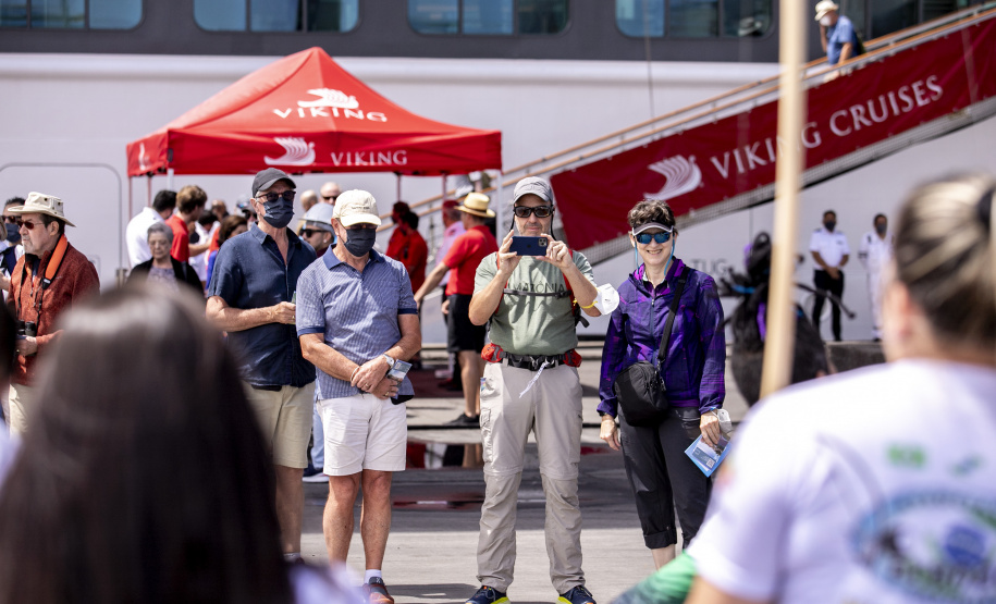 Após três anos, Porto de Paranaguá volta a receber navio com turistas
