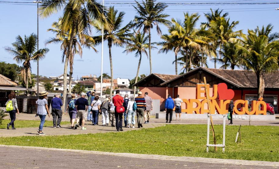 Após três anos, Porto de Paranaguá volta a receber navio com turistas