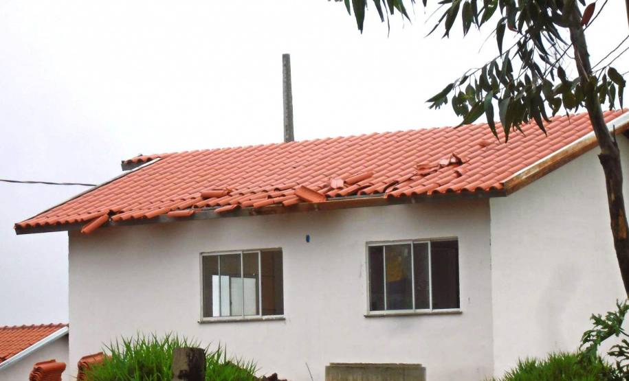 Moradores de Califórnia têm até o dia 2 de dezembro para se inscreverem no processo seletivo de 65 novas moradias do Governo do Estado em construção na cidade, na região do Vale do Ivaí. A obra do conjunto habitacional está próxima dos 80% de conclusão, em um projeto que recebeu cerca de R$ 5,8 milhões de investimento do programa Casa Fácil Paraná. (Foto: Cohapar).