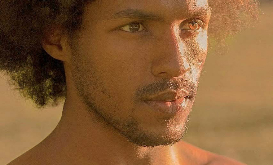 Palco do Guairão se transforma em passarela para celebrar moda e cultura negra