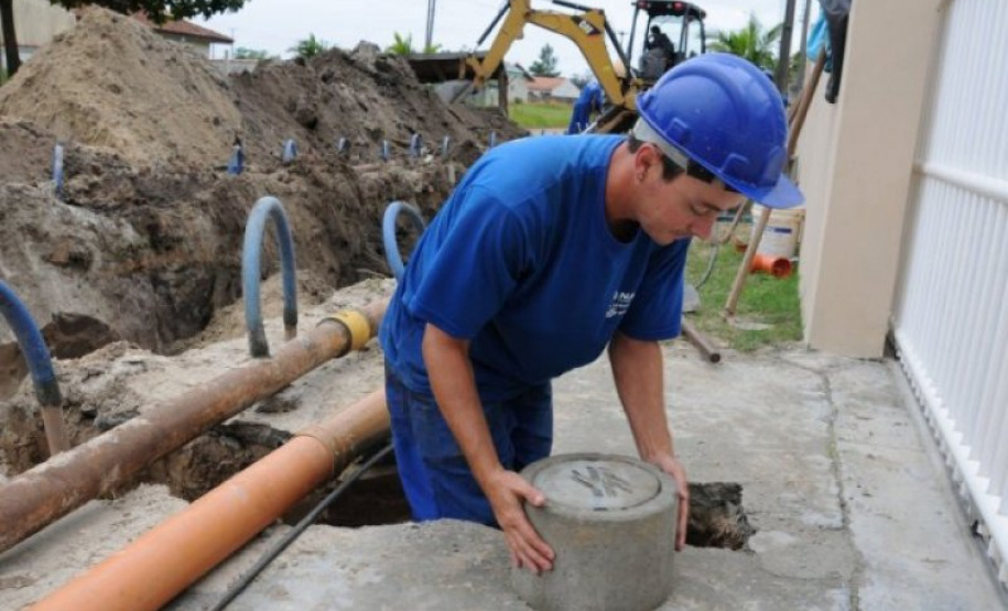 Moradores de Santa Tereza do Oeste já podem ligar seus imóveis à rede coletora de esgoto