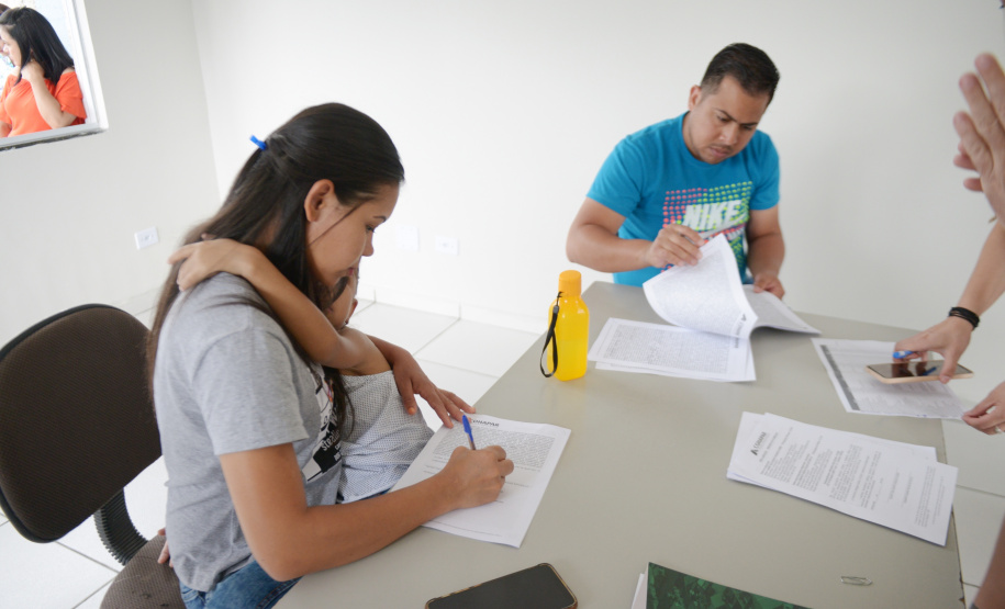 Trinta e seis famílias de Piraquara recebem chaves da casa própria