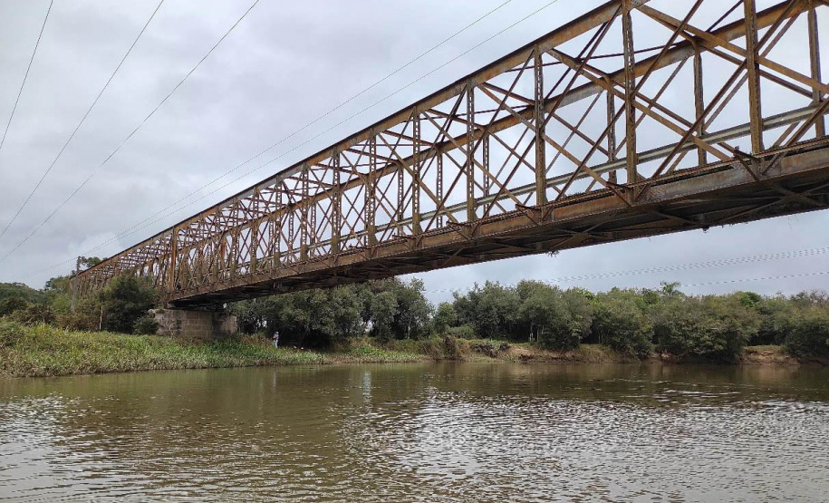 Governo assina contrato para reforma da ponte de ferro entre Lapa e Campo do Tenente