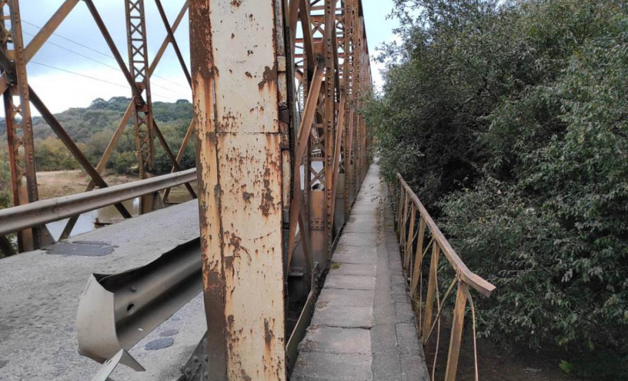 Governo assina contrato para reforma da ponte de ferro entre Lapa e Campo do Tenente