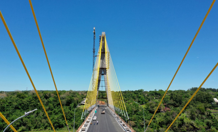Nova ponte Brasil-Paraguai, em Foz do Iguaçu, está quase finalizada