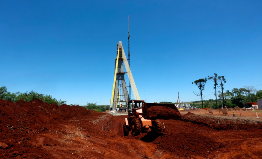 Nova ponte Brasil-Paraguai, em Foz do Iguaçu, está quase finalizada