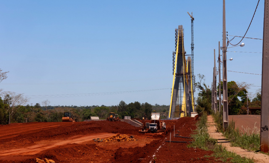Nova ponte Brasil-Paraguai, em Foz do Iguaçu, está quase finalizada