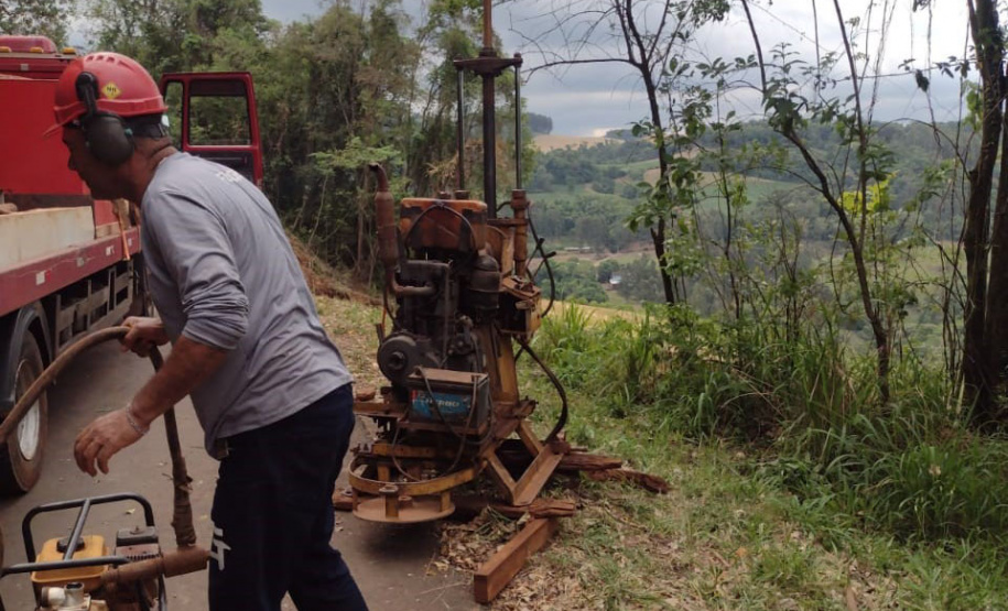 PR-182 Salgado Filho DER/PR inicia trabalhos para restaurar trecho da PR-182 interditado após deslizamento
