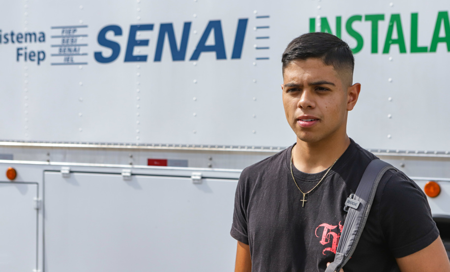 Curitiba, 21 de novembro de 2022 - Programa Qualifica Paraná oferece diversos cursos por meio das Carretas do Conhecimentos estacionadas em frente ao Palácio Iguaçu. Foto: Roberto Dziura Jr./AEN