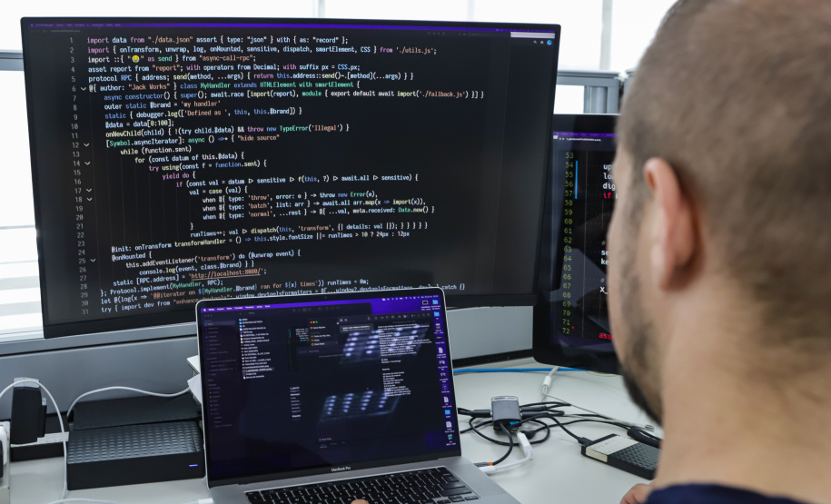 Governo do Paraná e startup DIO ofertam 10 mil bolsas em cursos de tecnologia