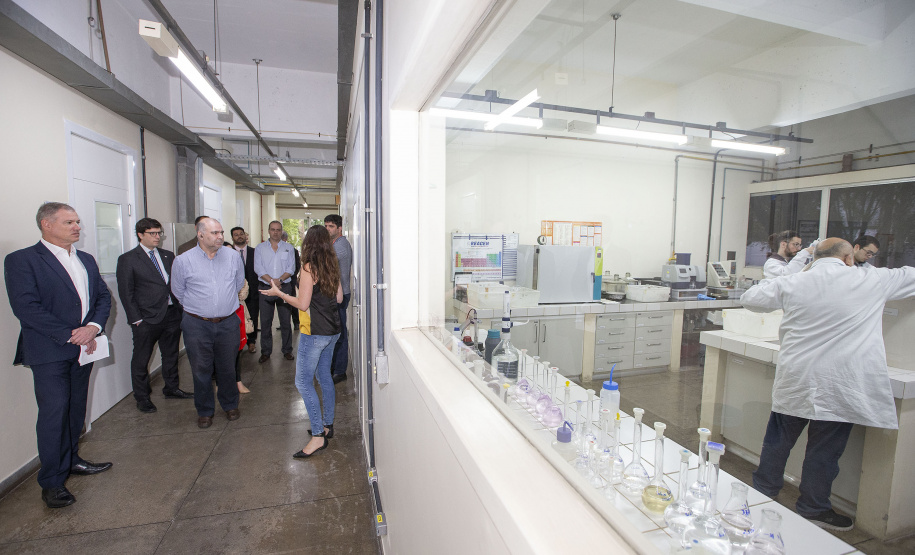 CURITIBA (BRASIL), 22/11/2022;  Presidente do Tecpar Jorge Augusto Callado Afonso Recebe comitiva do Uruguai, Paraná, Brasil,. Foto: Hedeson Alves/TECPAR