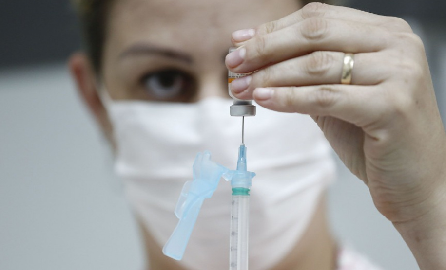 Saúde insiste no segundo reforço da vacina contra a Covid-19 para pessoas acima de 18 anos