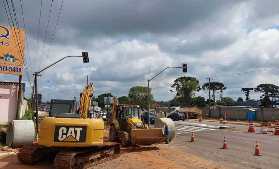 BR-376 tem bloqueios para avançar obra de novo viaduto em São José dos Pinhais