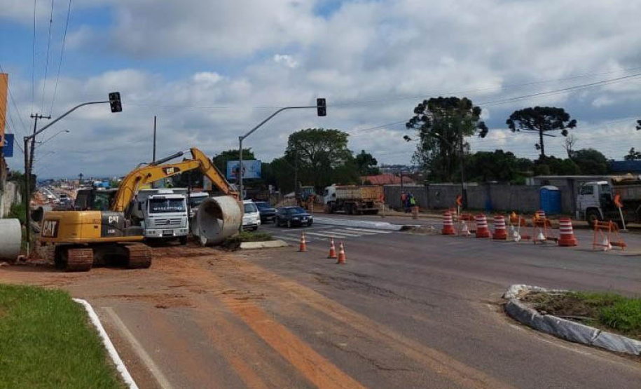 BR-376 tem bloqueios para avançar obra de novo viaduto em São José dos Pinhais