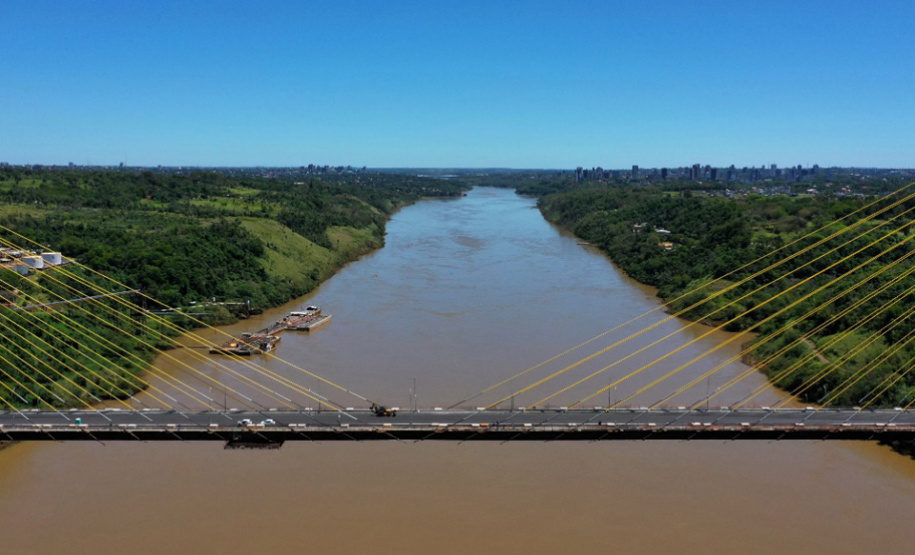 Nova ponte Brasil-Paraguai, em Foz do Iguaçu, está quase finalizada