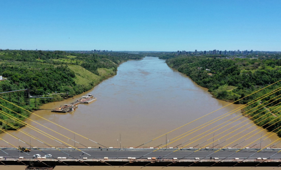 Nova ponte Brasil-Paraguai, em Foz do Iguaçu, está quase finalizada